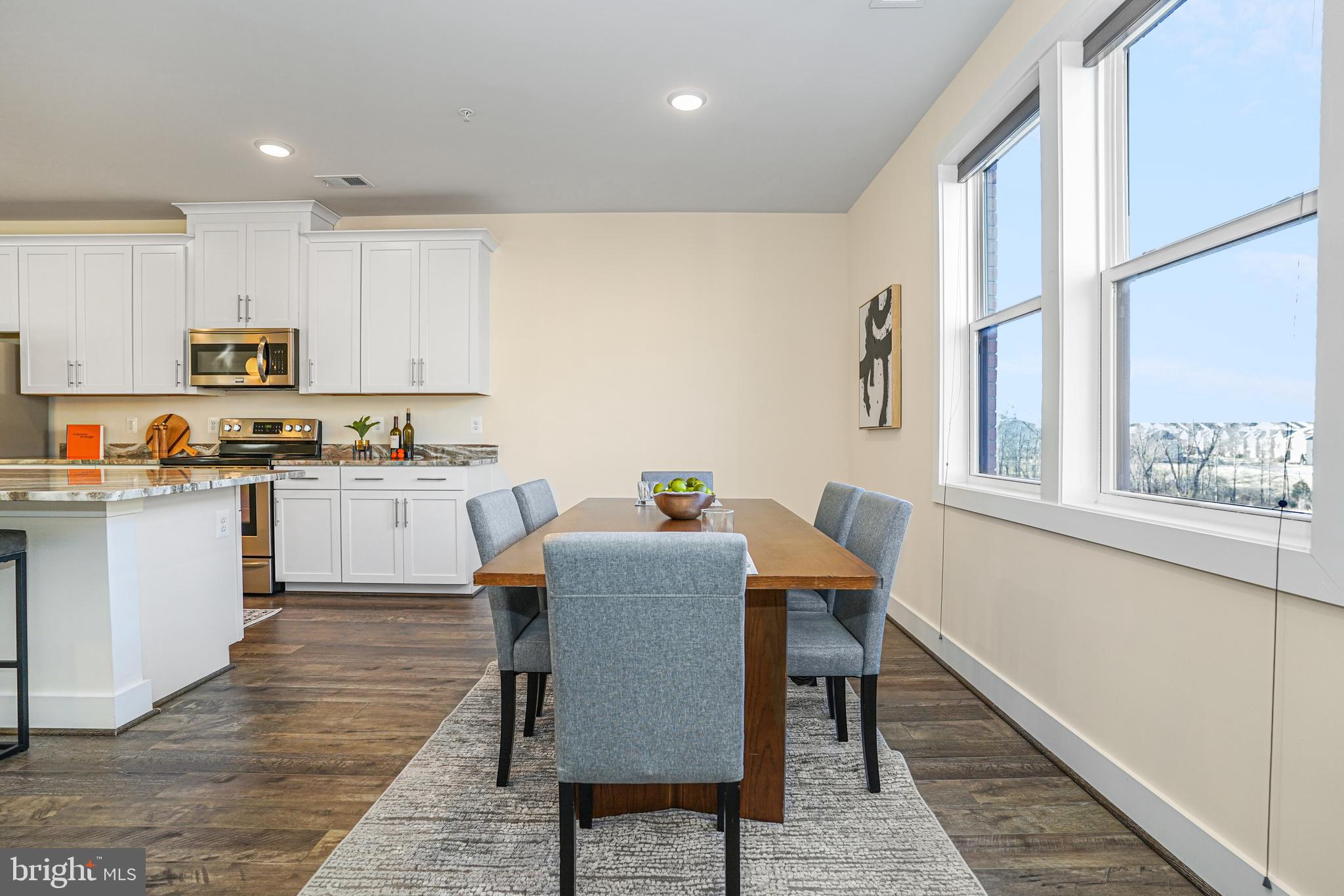 ONE LOUDOUN - Residential