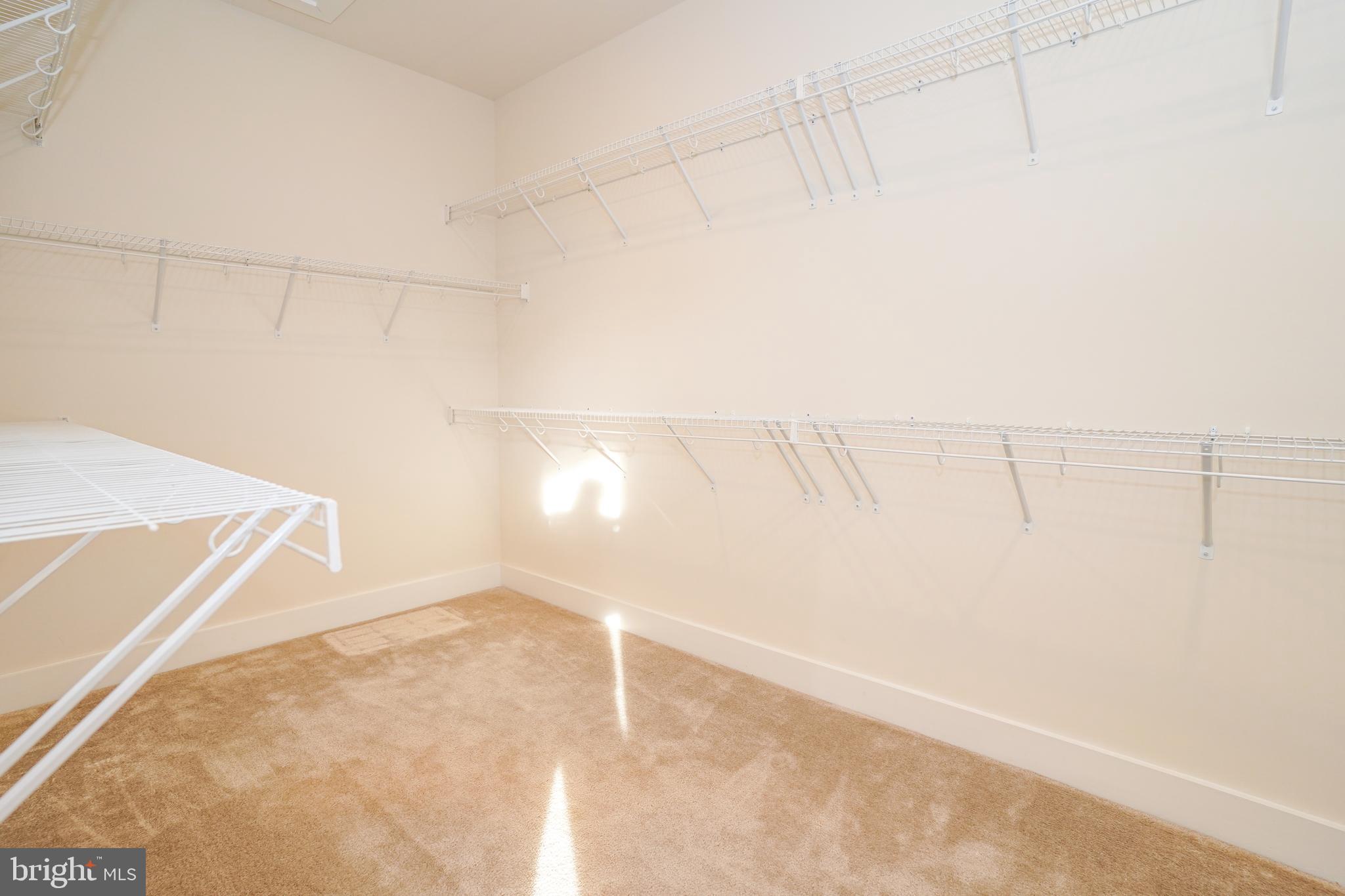 ONE LOUDOUN - Residential