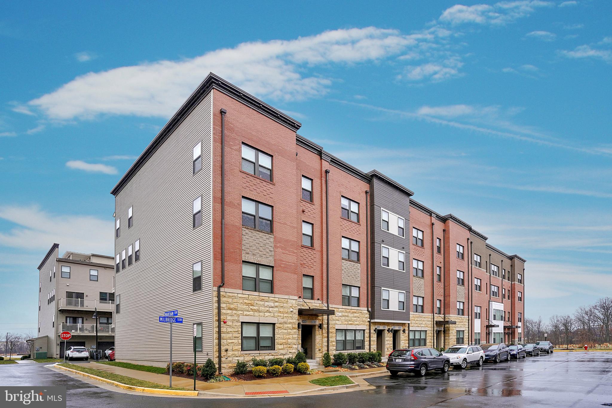 ONE LOUDOUN - Residential