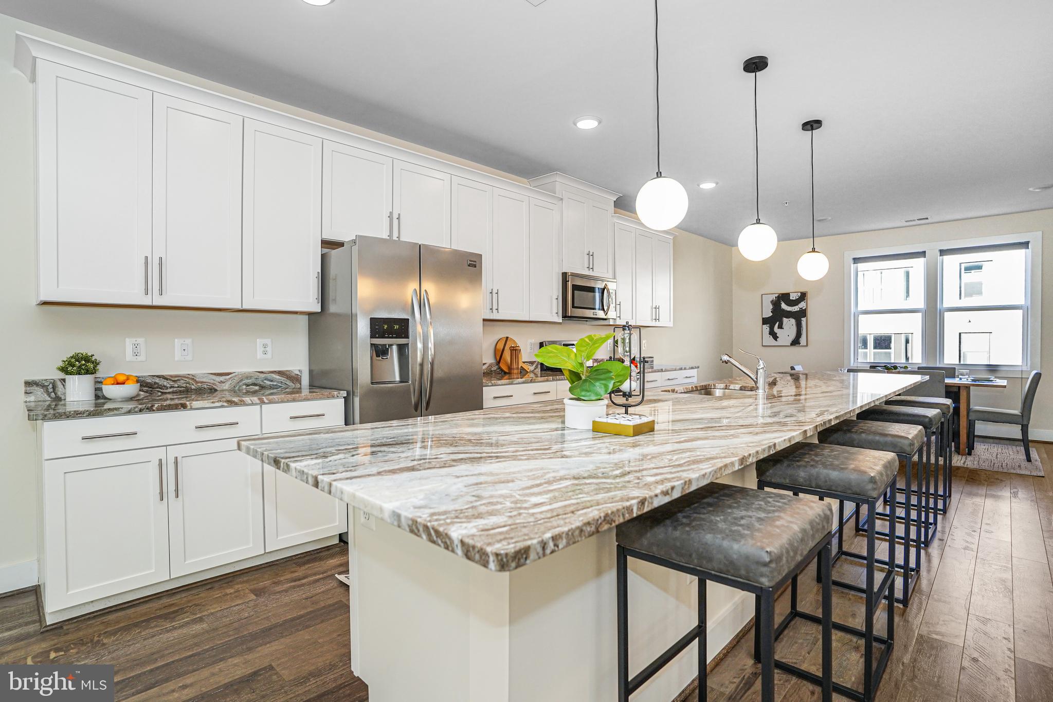 ONE LOUDOUN - Residential