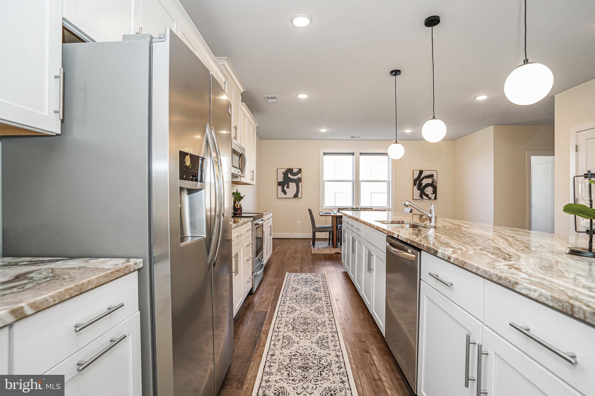 ONE LOUDOUN - Residential