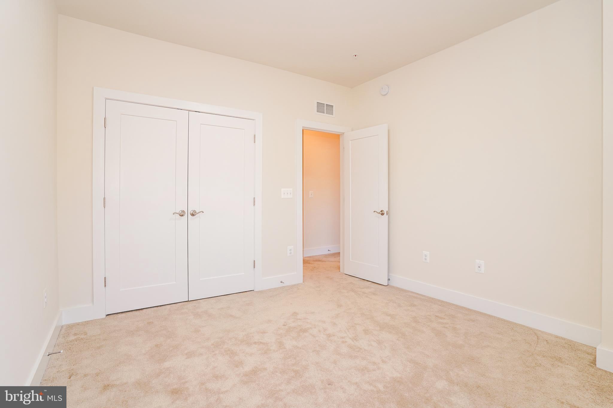 ONE LOUDOUN - Residential