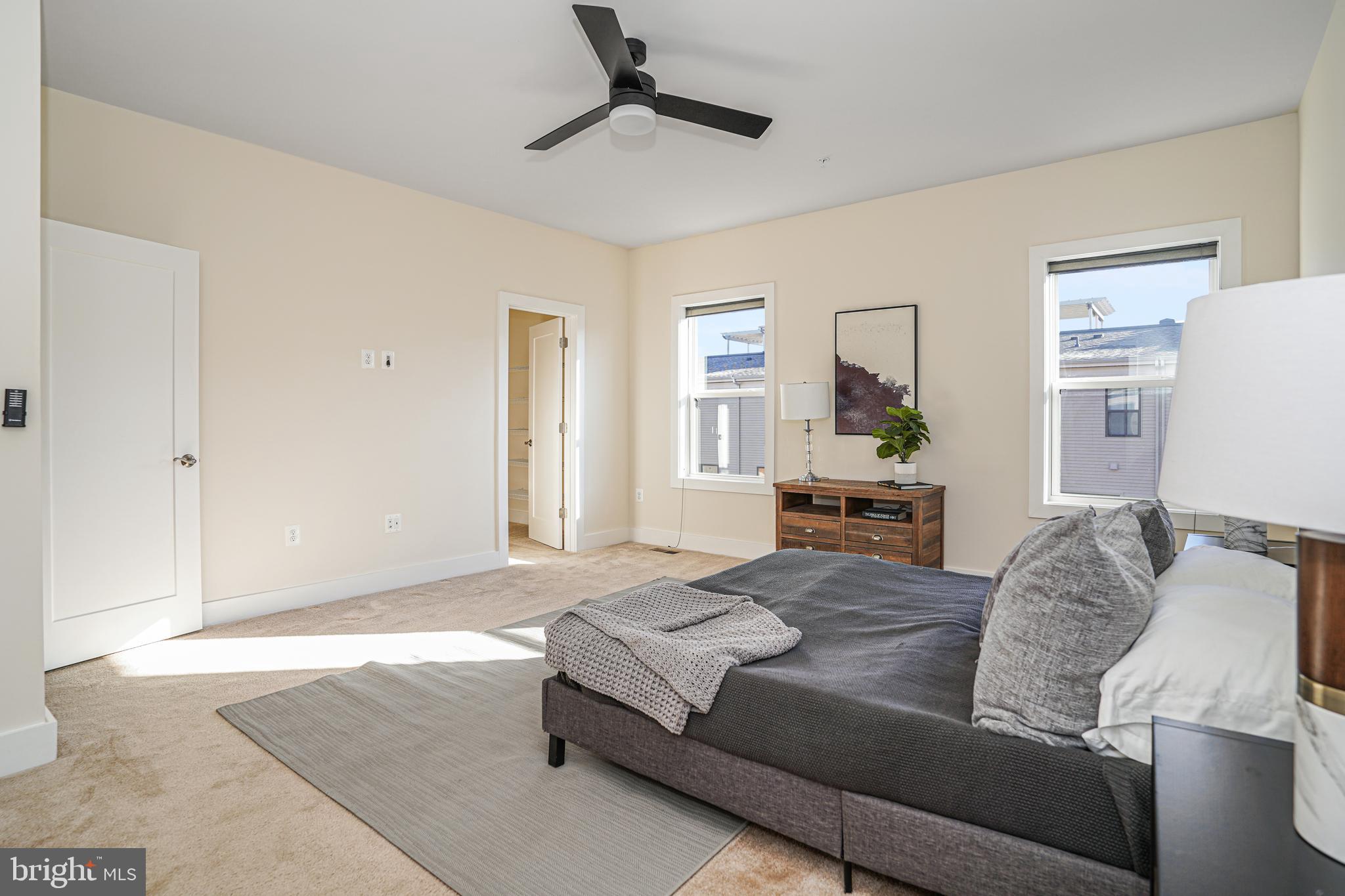 ONE LOUDOUN - Residential