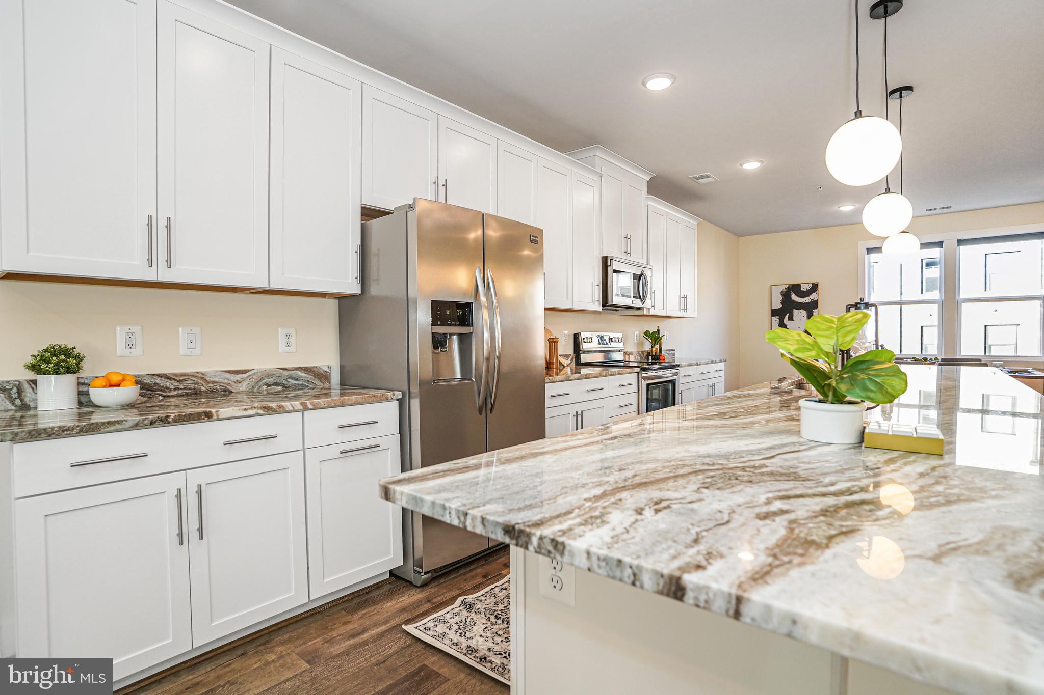 ONE LOUDOUN - Residential