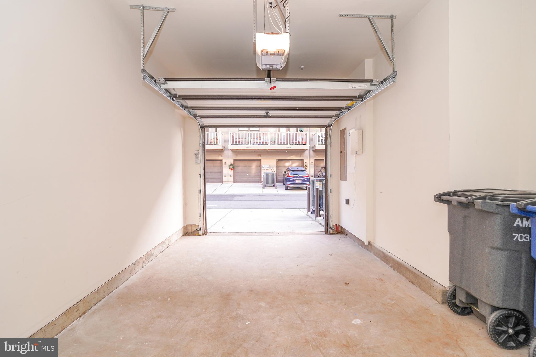 ONE LOUDOUN - Residential