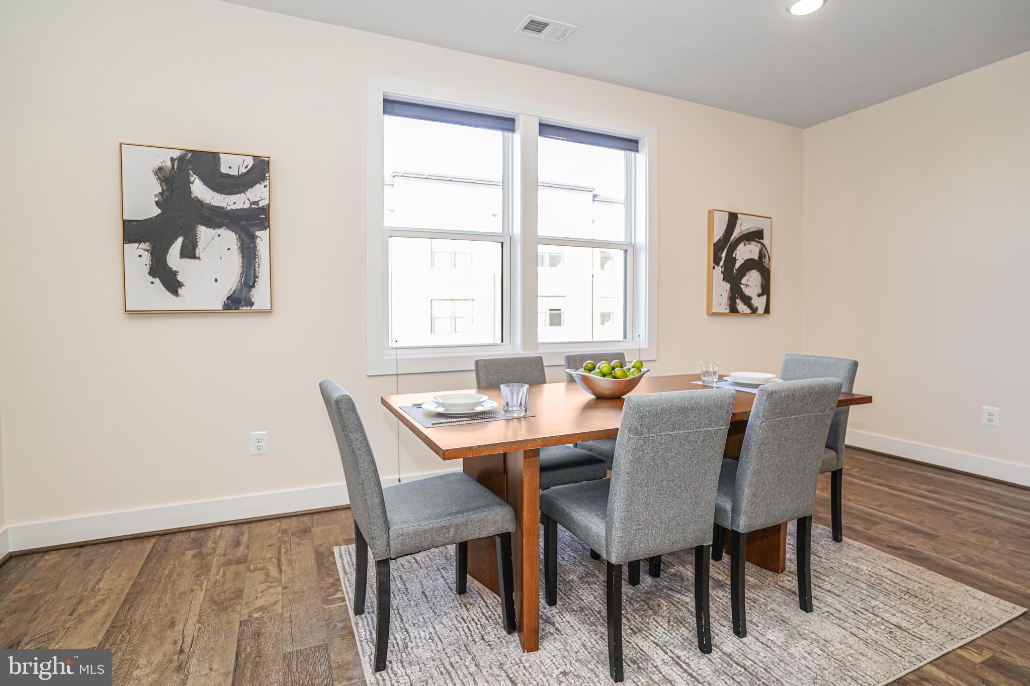 ONE LOUDOUN - Residential