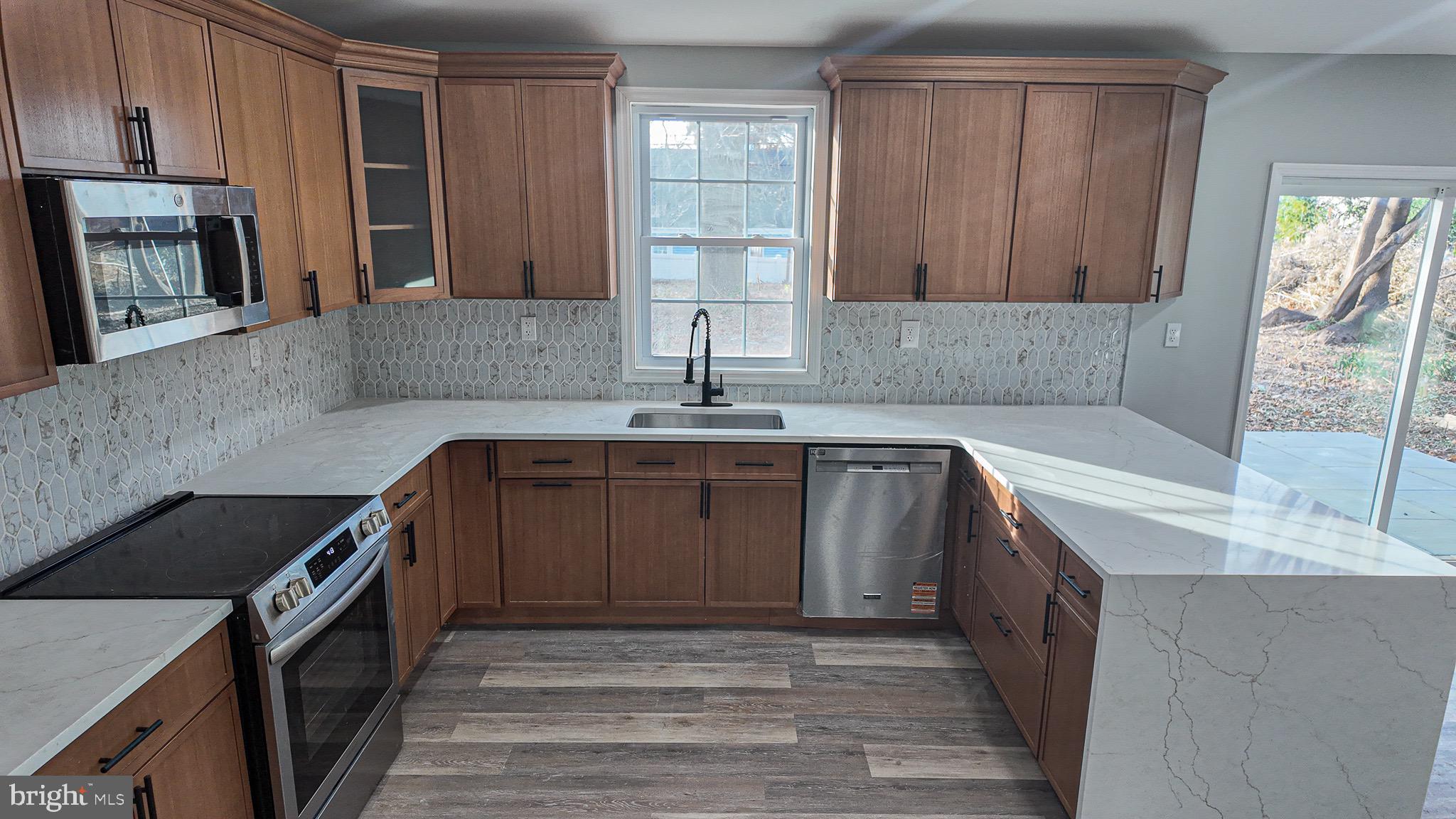 ACADEMY GARDENS - Residential