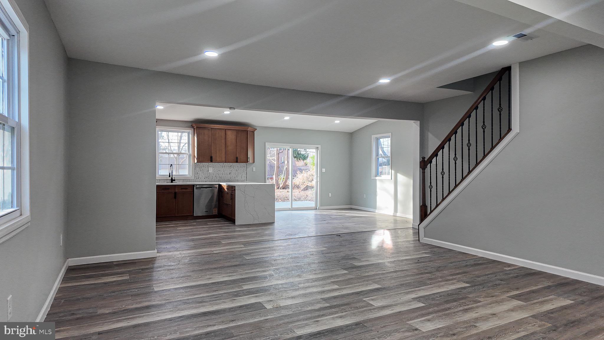 ACADEMY GARDENS - Residential