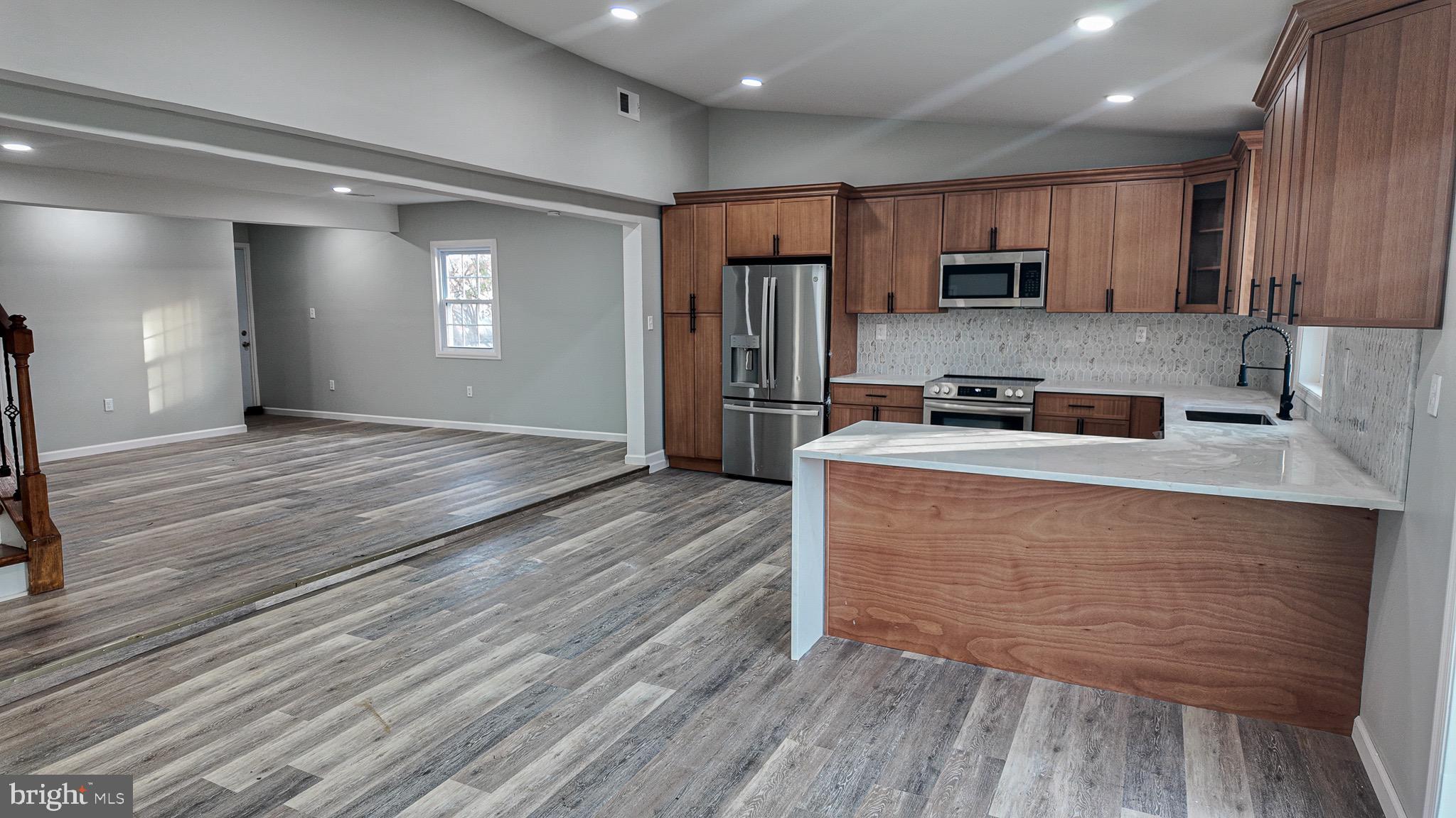 ACADEMY GARDENS - Residential