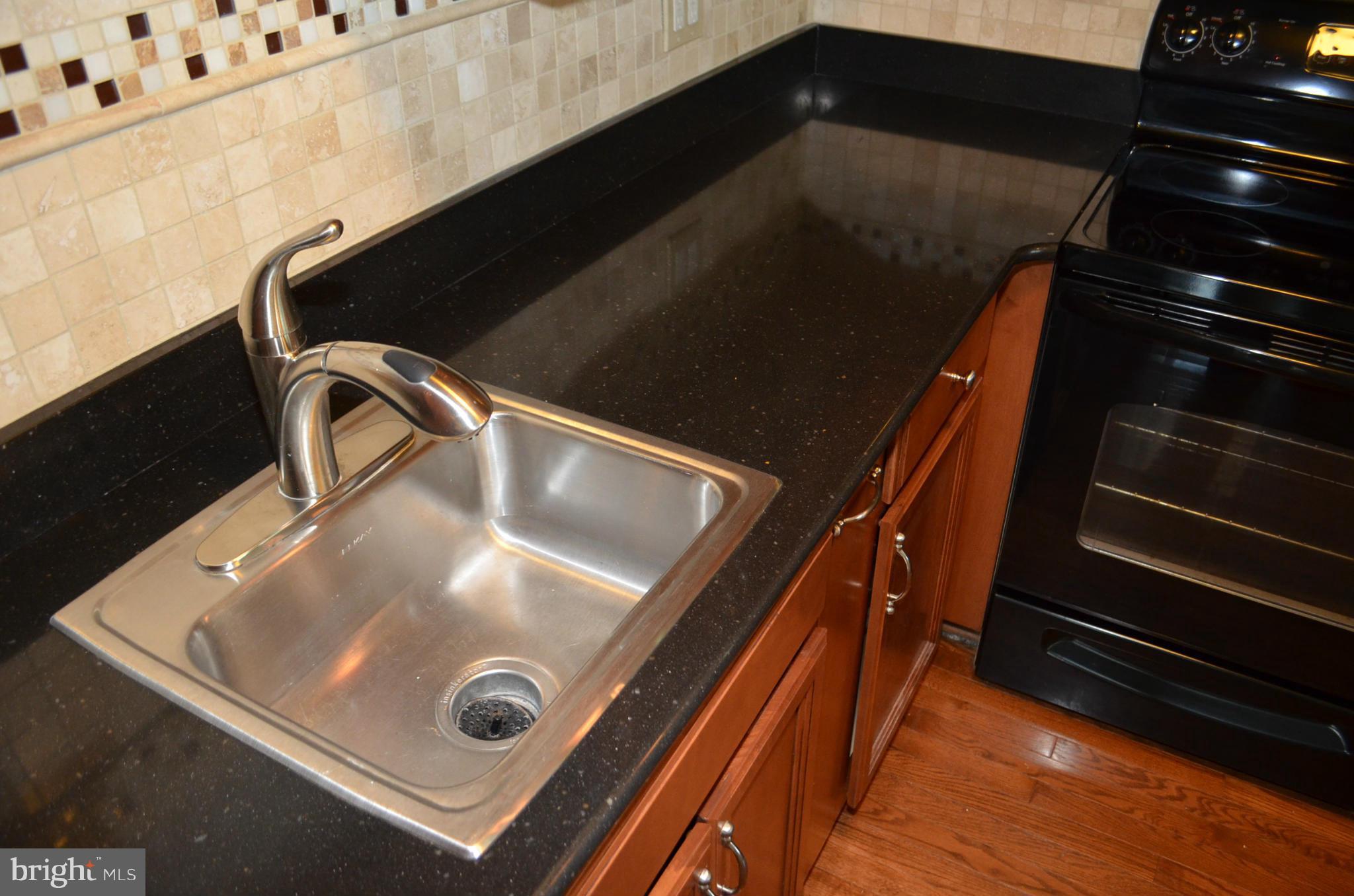 ALEXANDRIA SQUARE - Residential Lease