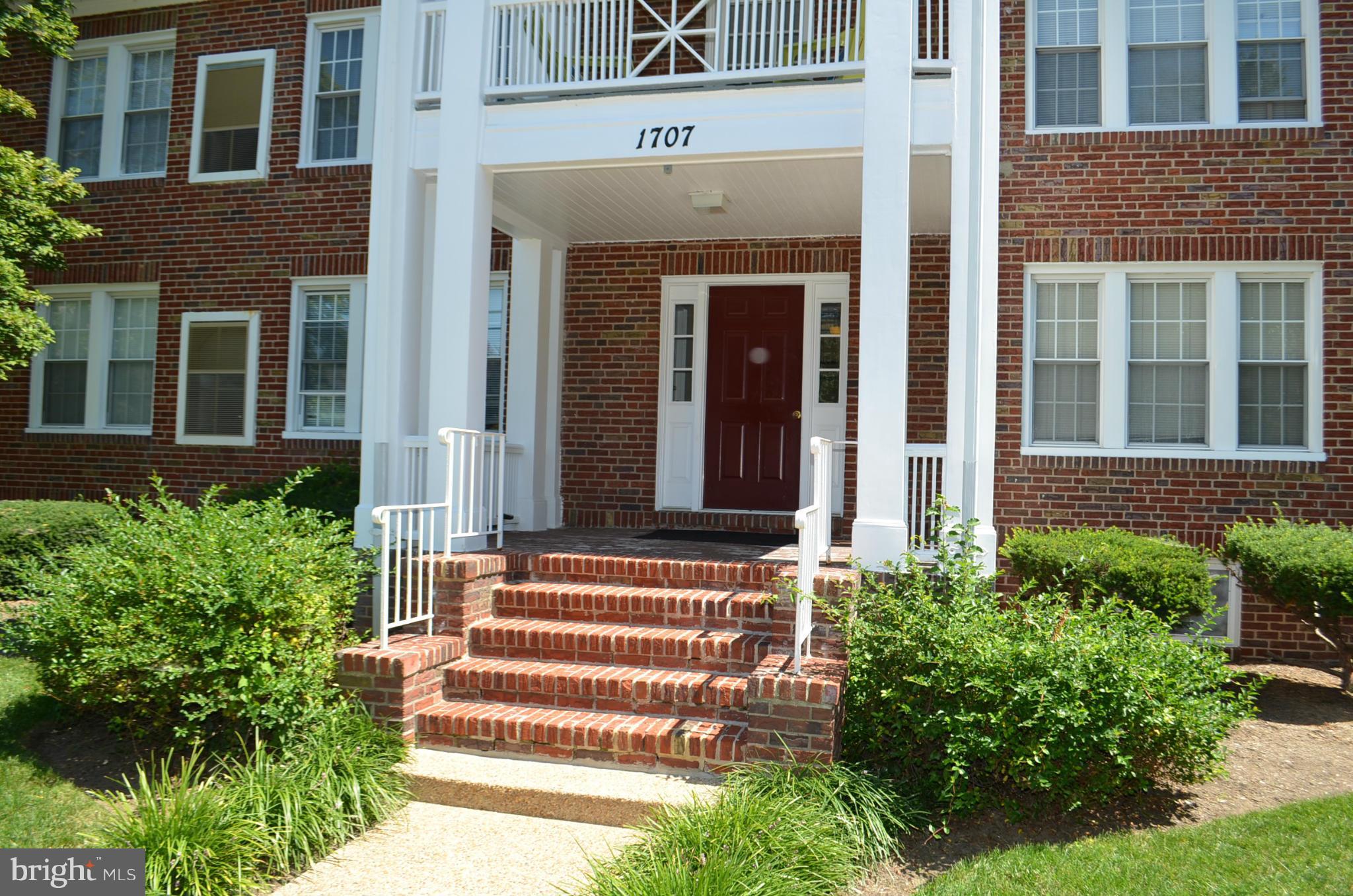 ALEXANDRIA SQUARE - Residential Lease