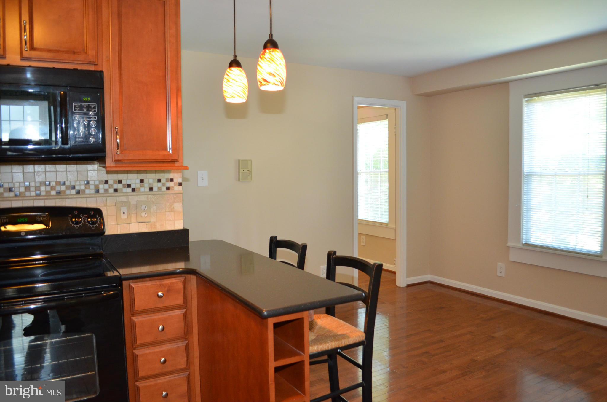 ALEXANDRIA SQUARE - Residential Lease