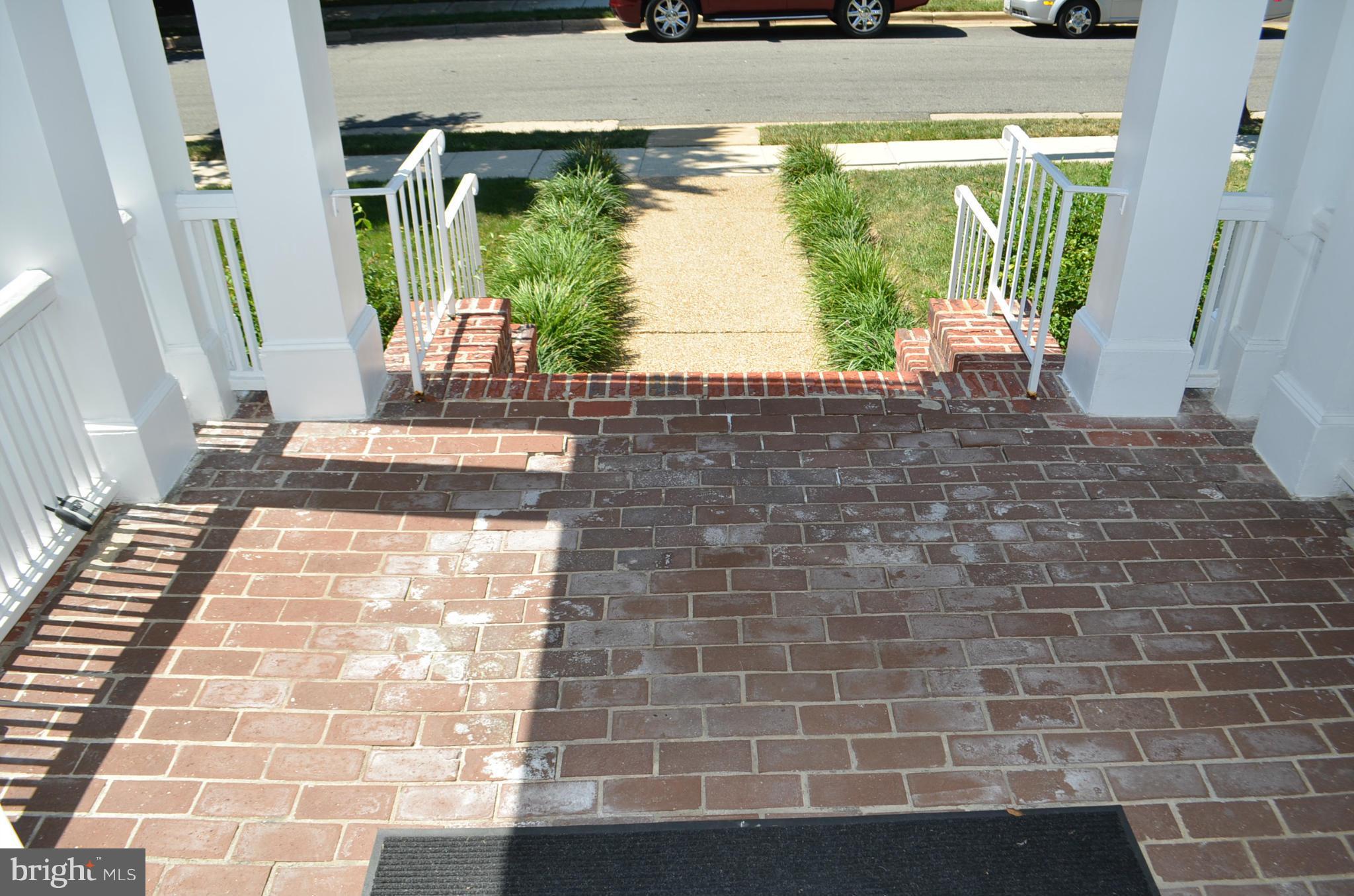 ALEXANDRIA SQUARE - Residential Lease