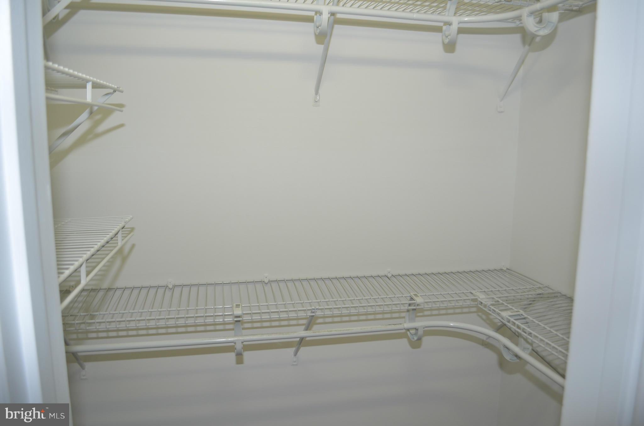 ALEXANDRIA SQUARE - Residential Lease