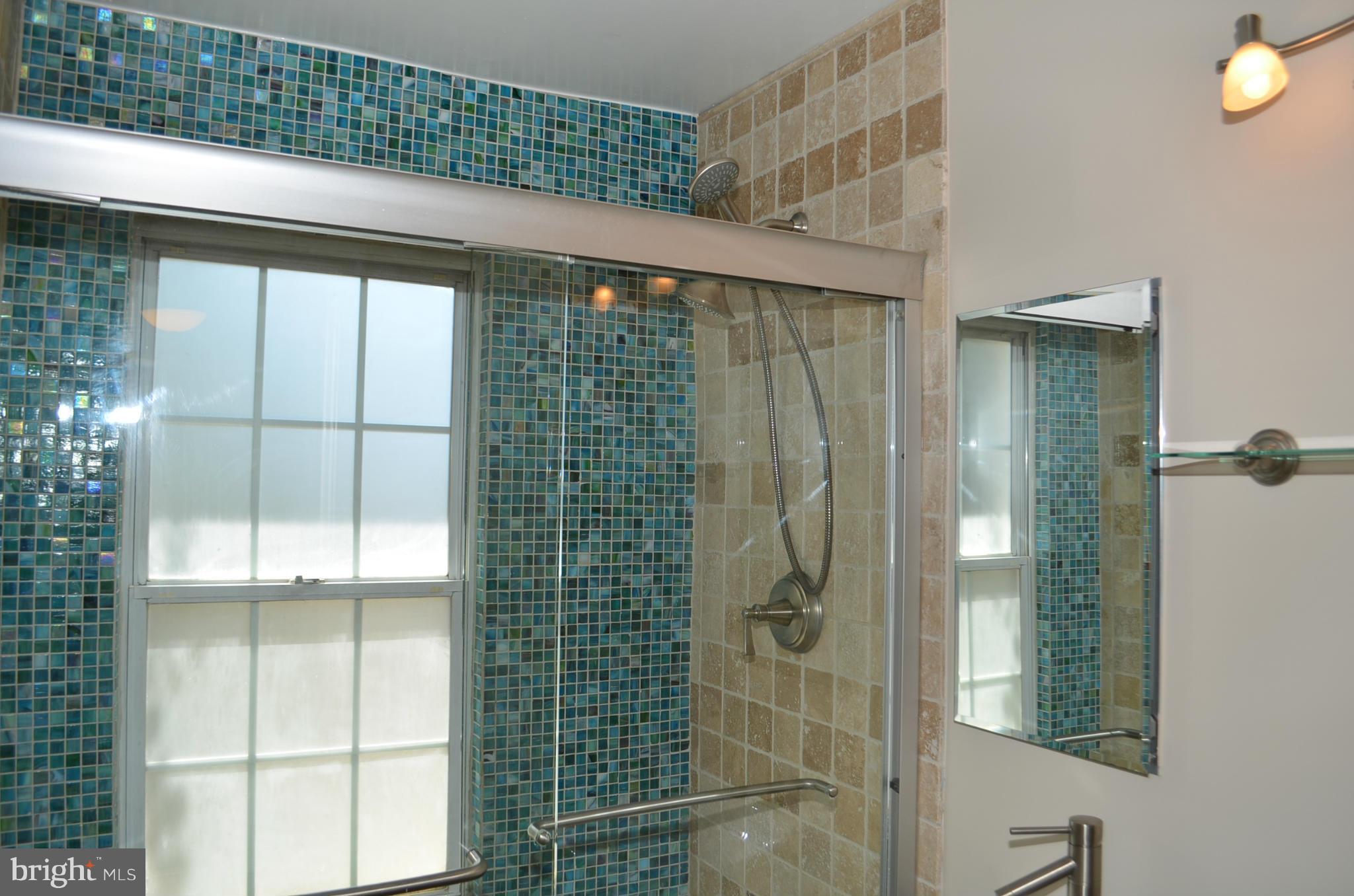 ALEXANDRIA SQUARE - Residential Lease