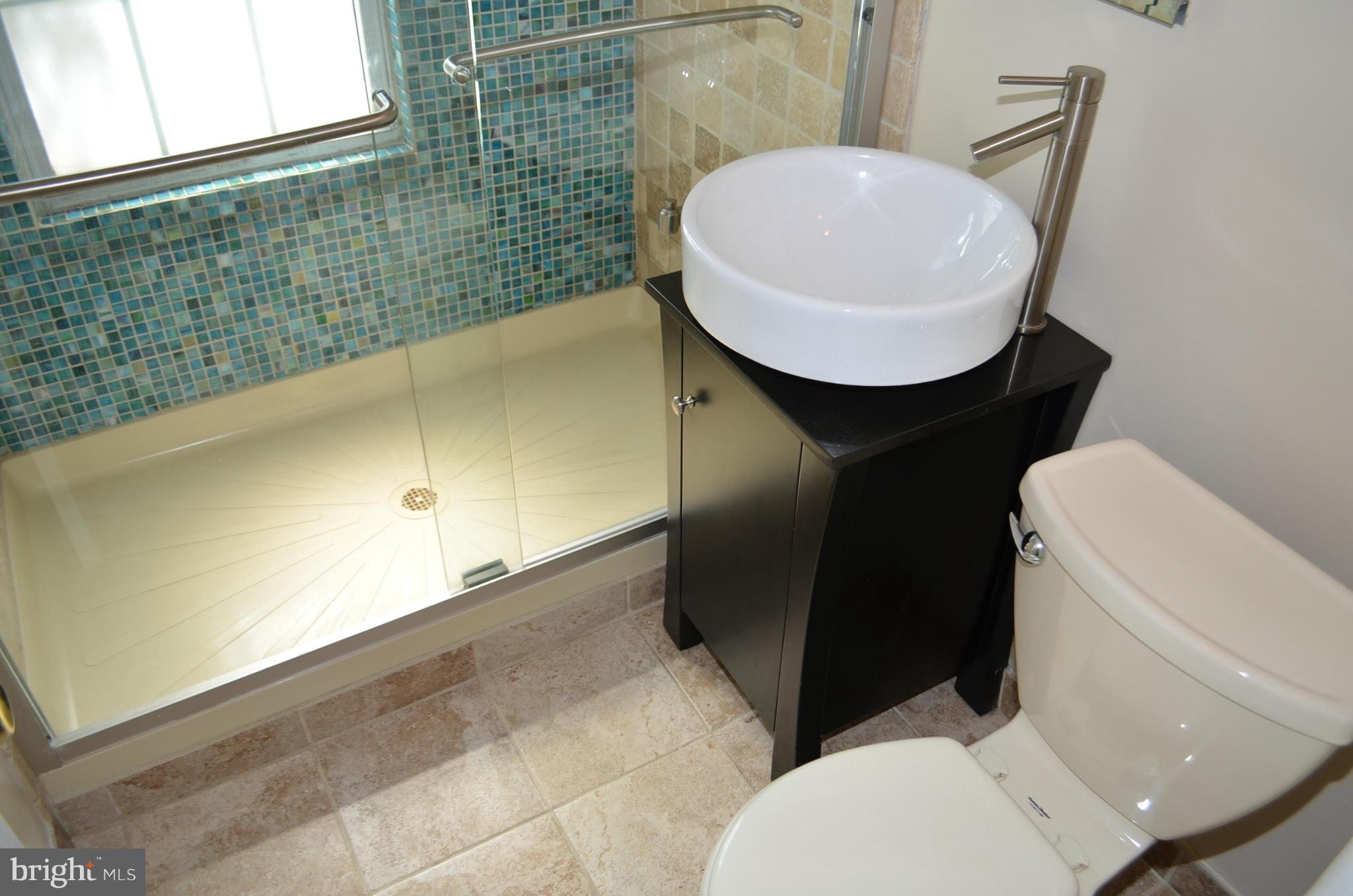 ALEXANDRIA SQUARE - Residential Lease