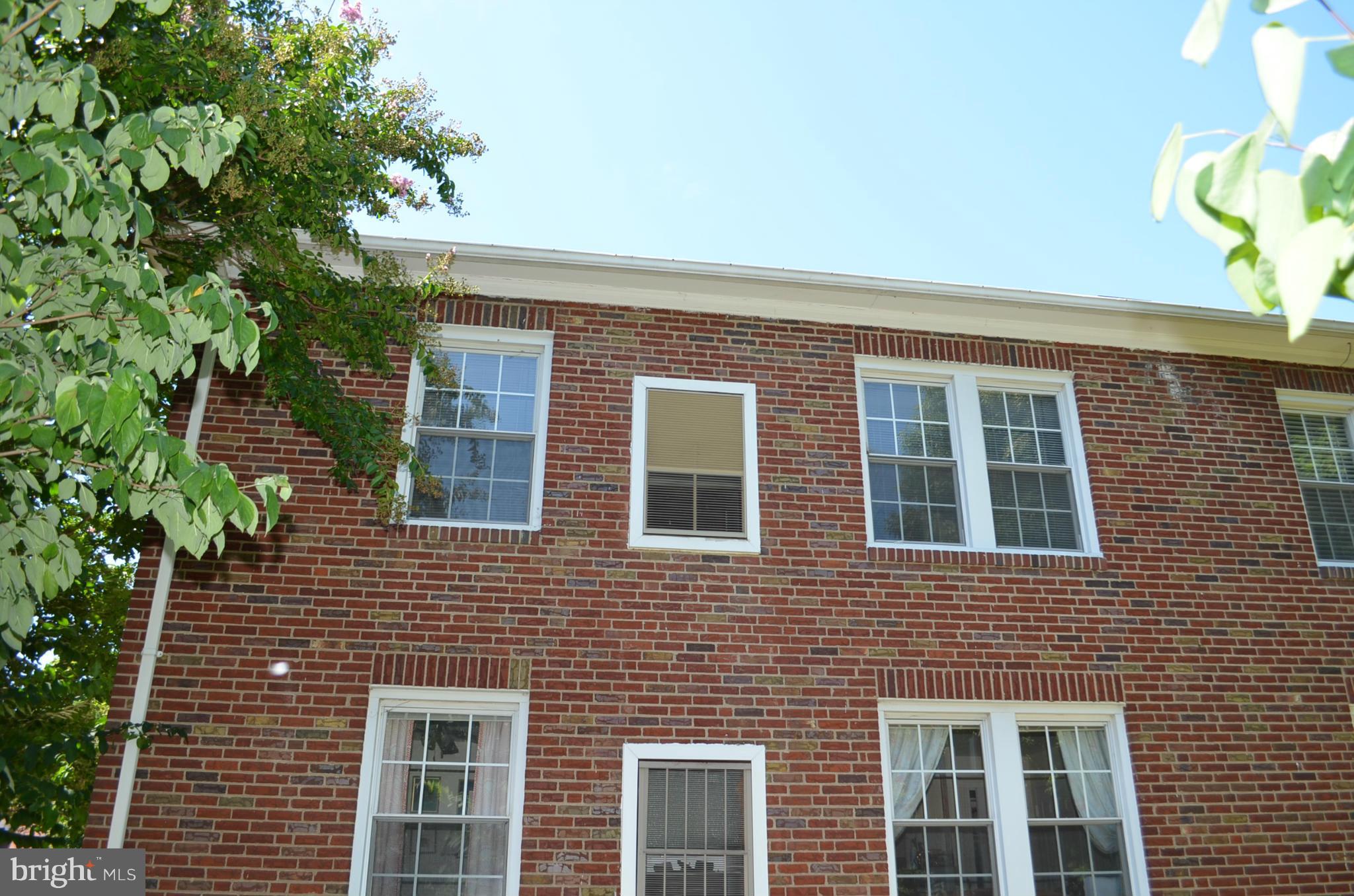 ALEXANDRIA SQUARE - Residential Lease