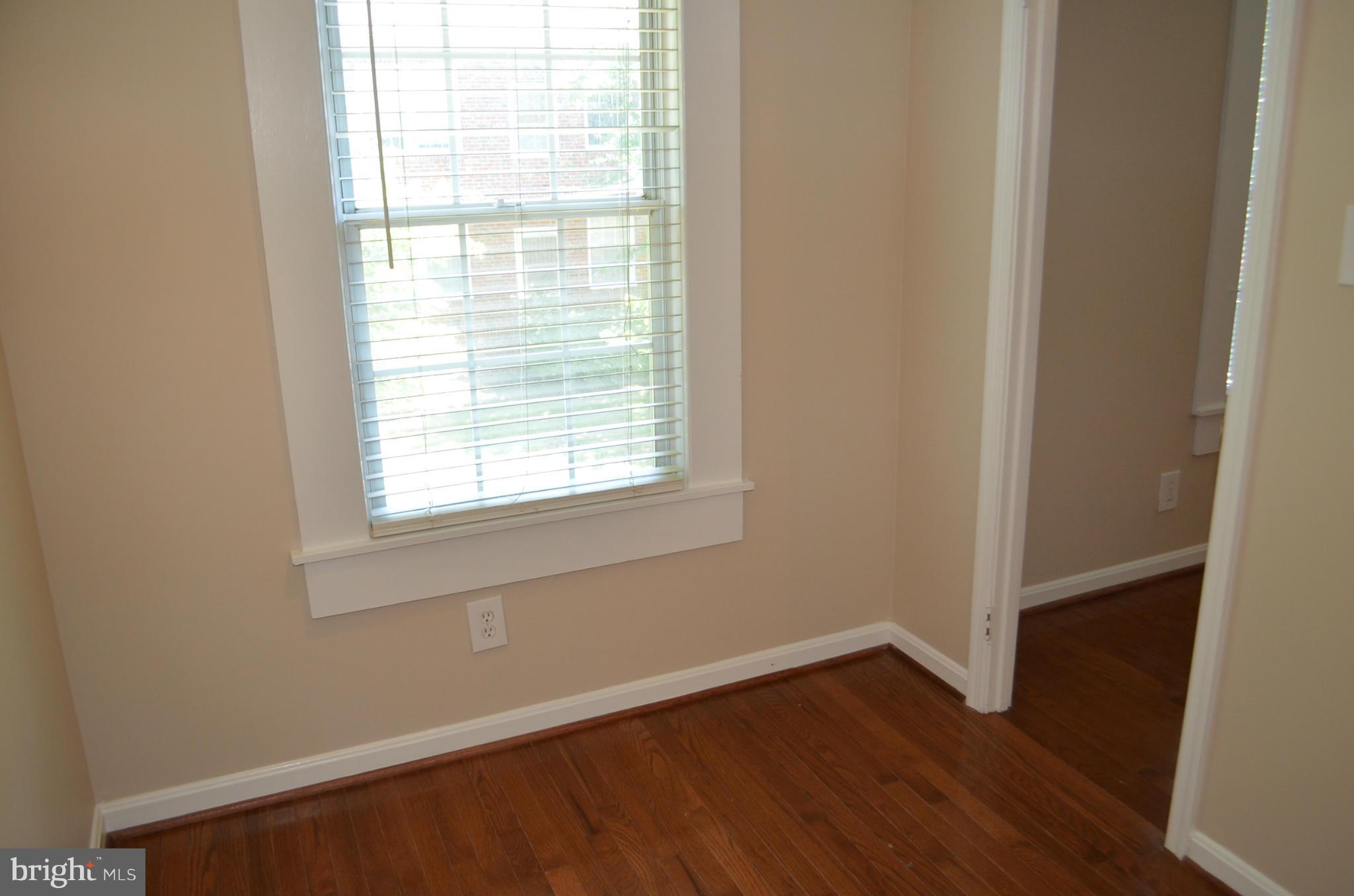 ALEXANDRIA SQUARE - Residential Lease