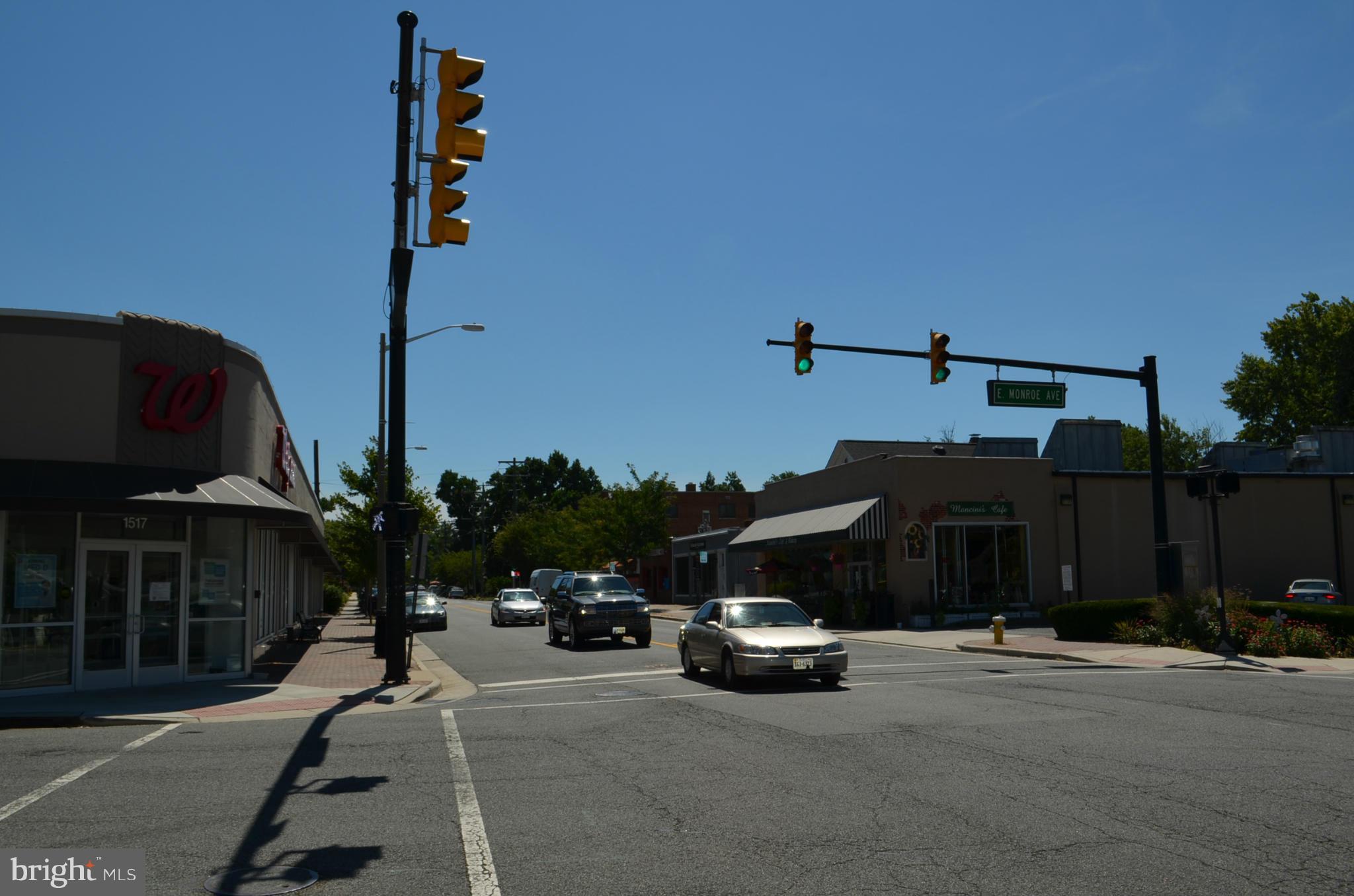 ALEXANDRIA SQUARE - Residential Lease