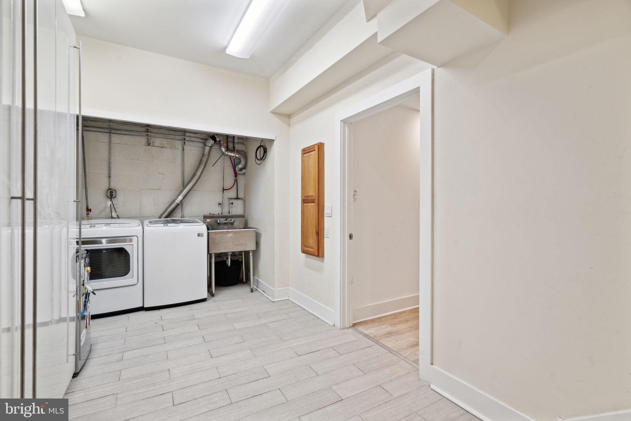 ART MUSEUM AREA - Residential