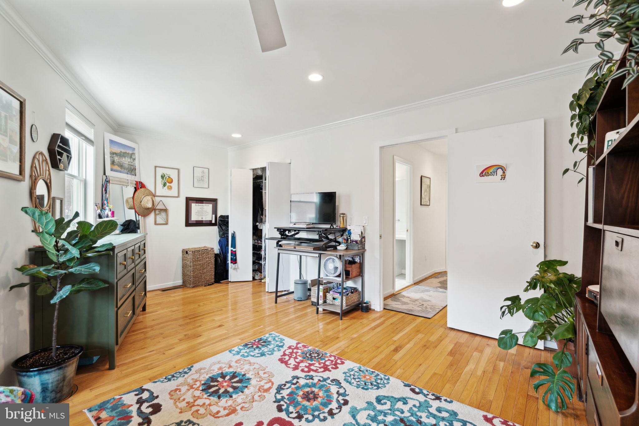 ART MUSEUM AREA - Residential