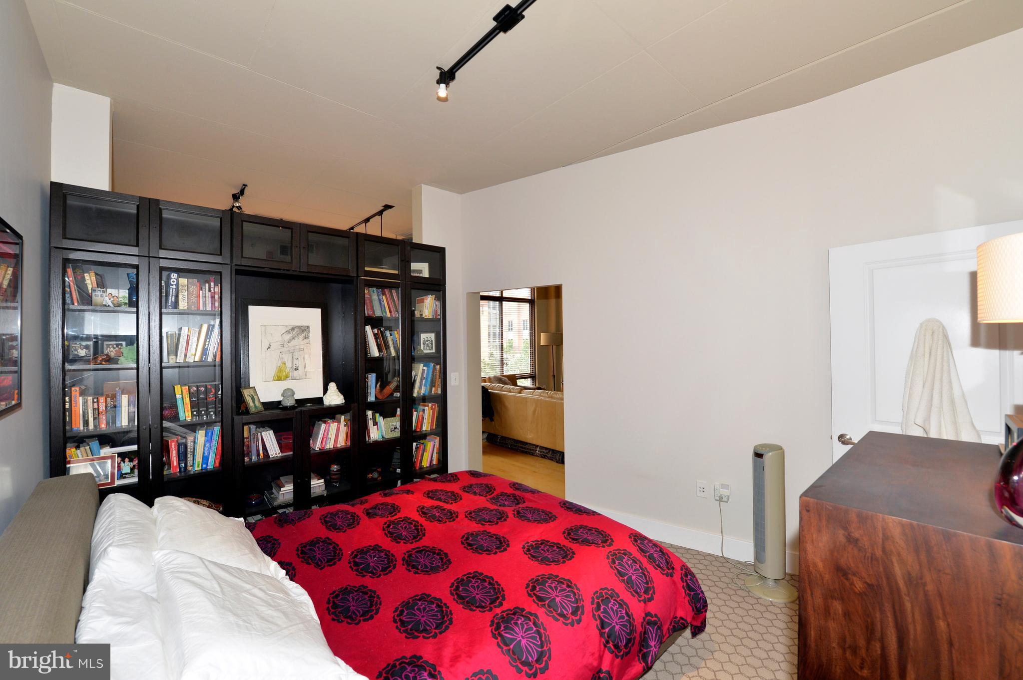 CONDOS AT CARLYLE SQUARE - Residential