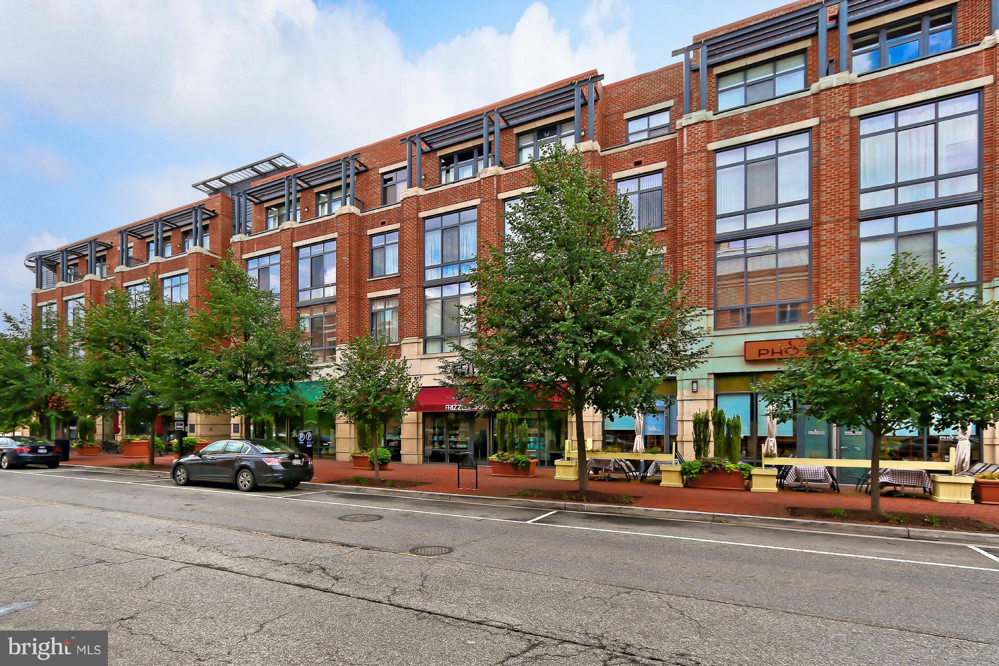 CONDOS AT CARLYLE SQUARE - Residential