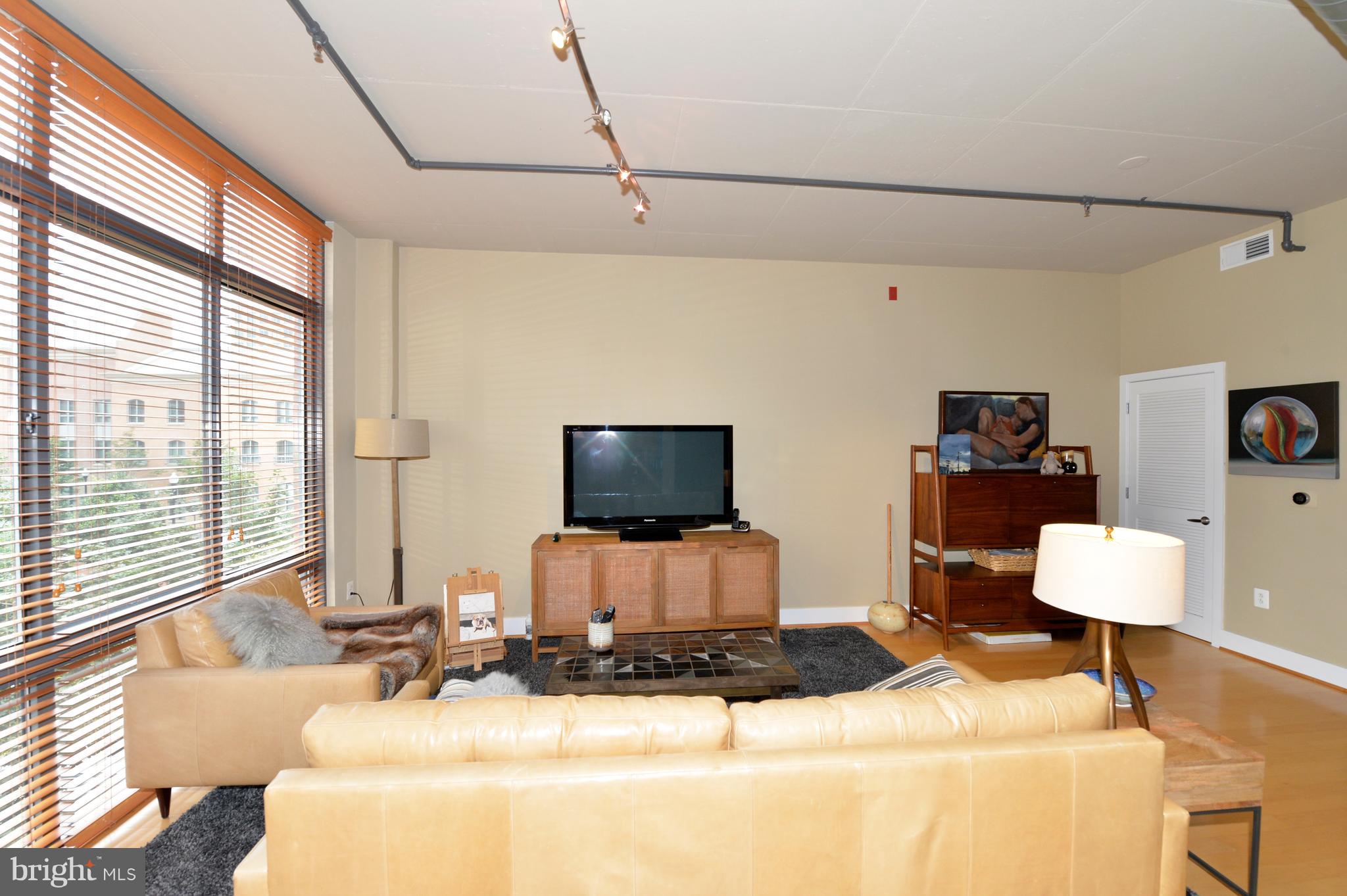 CONDOS AT CARLYLE SQUARE - Residential