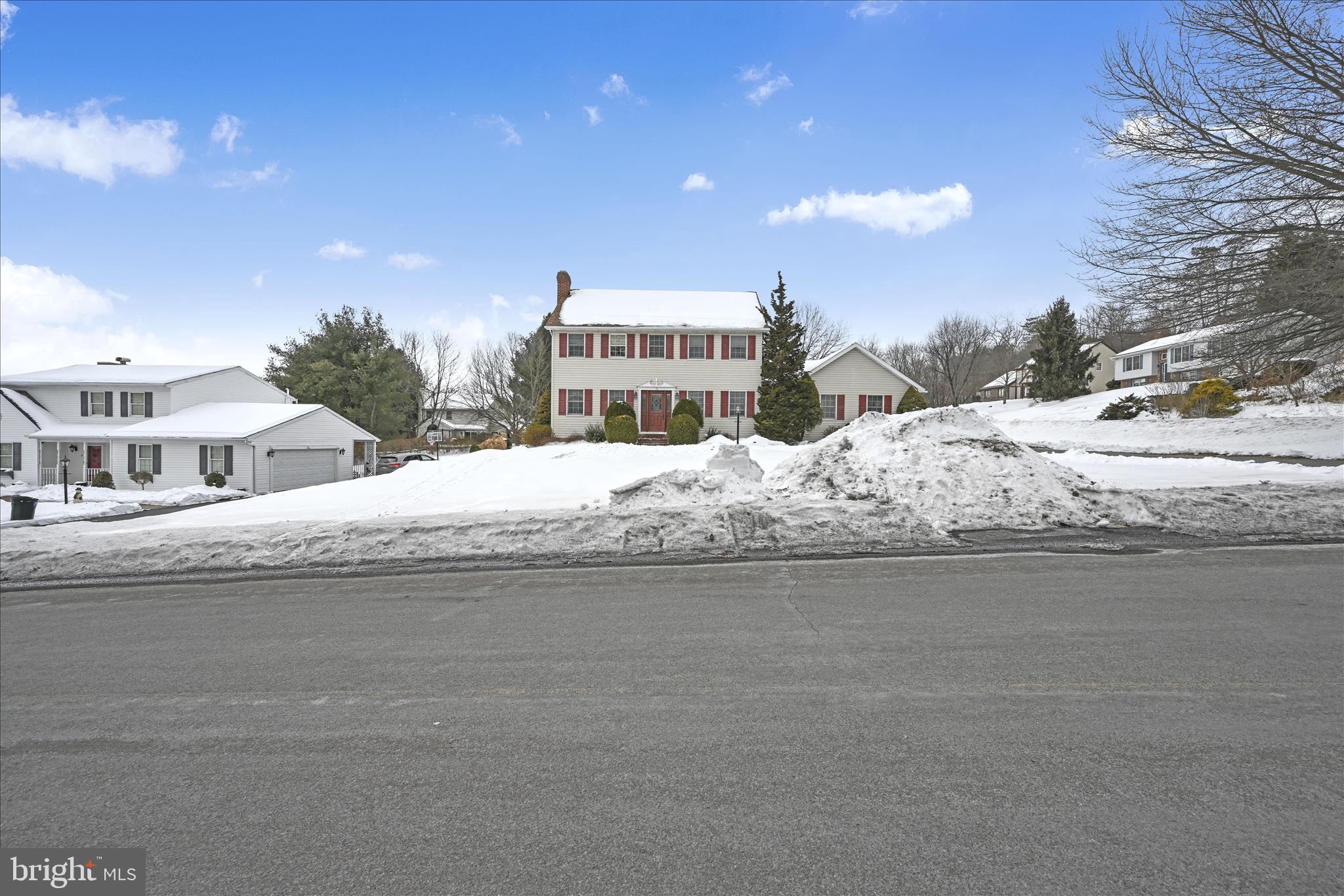 CHESTNUT HILL - Residential