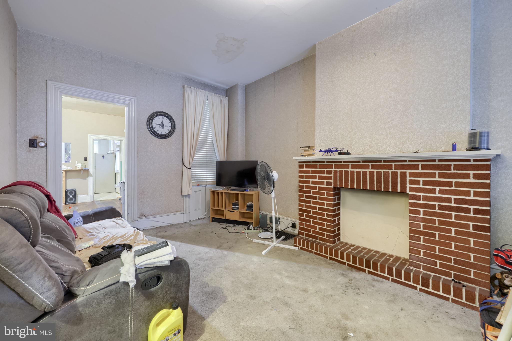755 LOCUST STREET