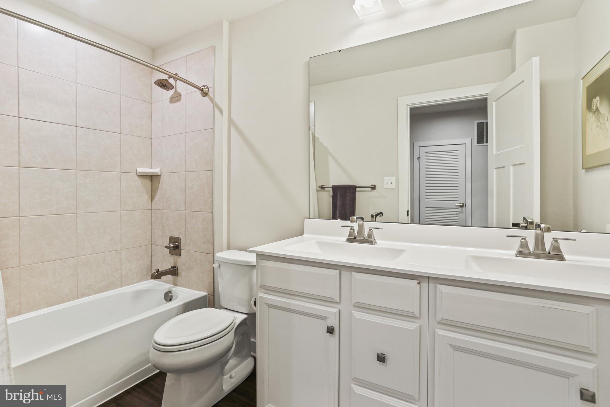 PADDOCK POINTE - Residential Lease