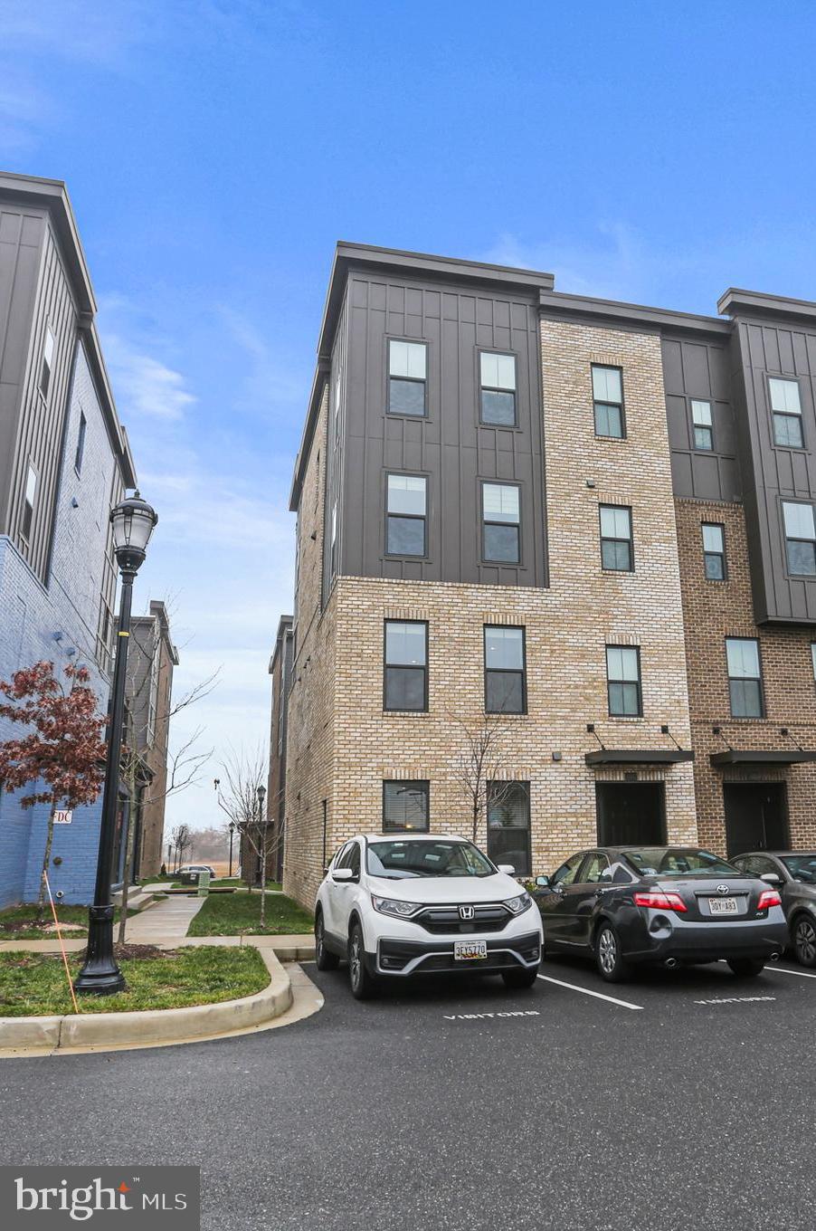 PADDOCK POINTE - Residential Lease