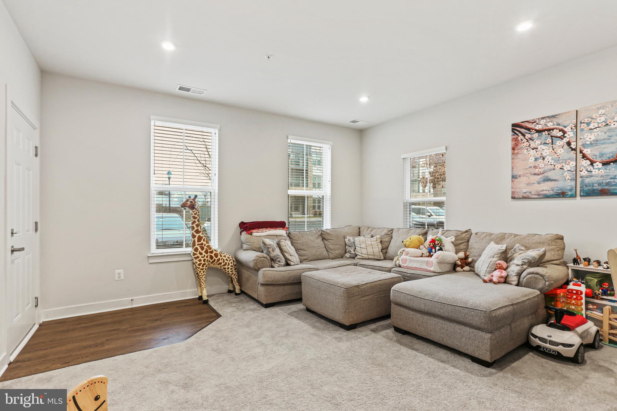 PADDOCK POINTE - Residential Lease