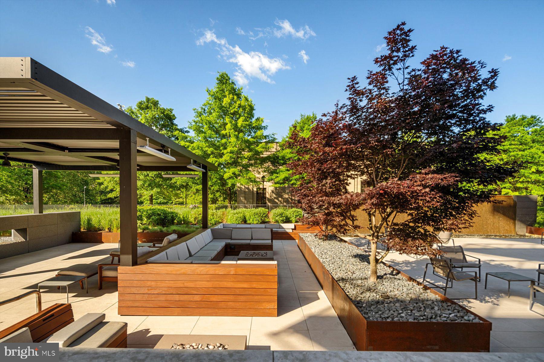 LOGAN SQUARE - Residential Lease