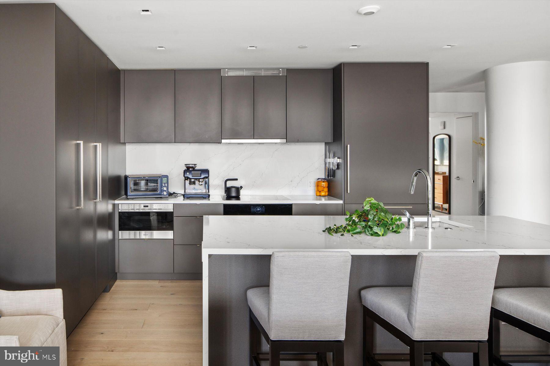 LOGAN SQUARE - Residential Lease