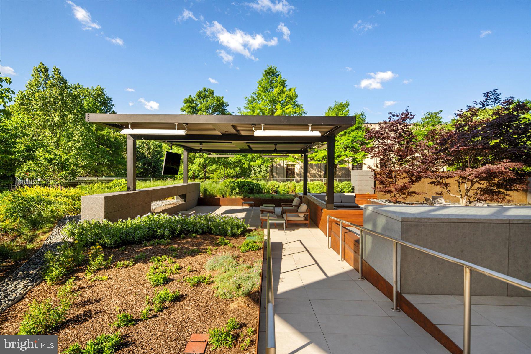 LOGAN SQUARE - Residential Lease