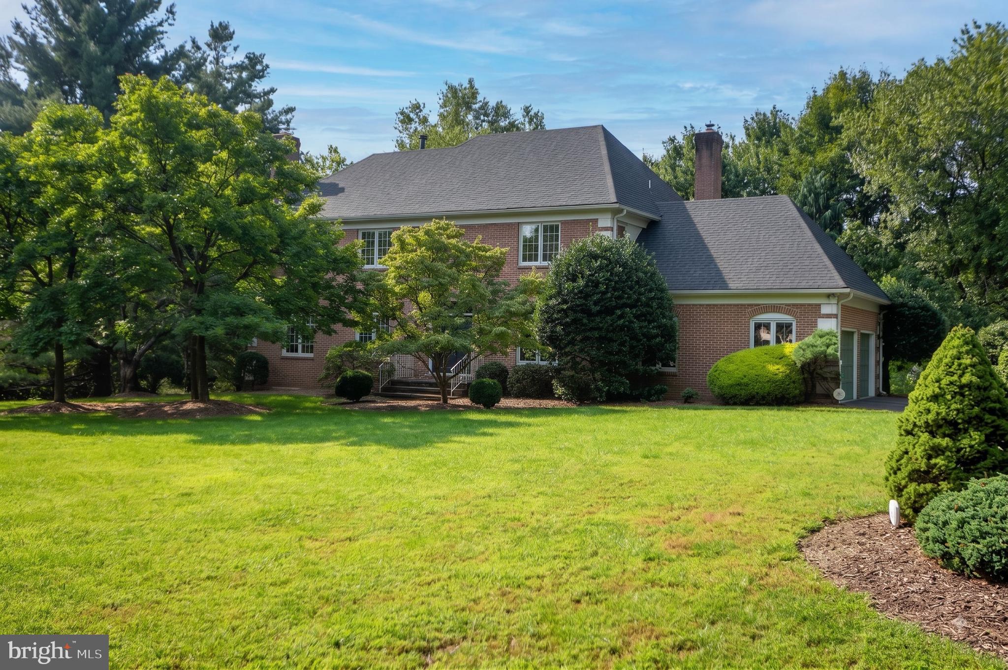 26 HOLLY LEAF COURT