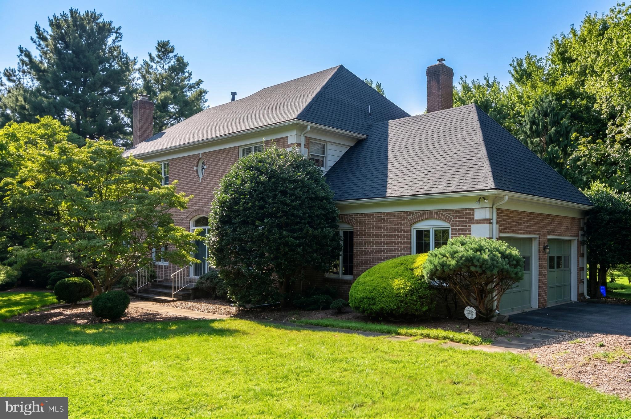 26 HOLLY LEAF COURT