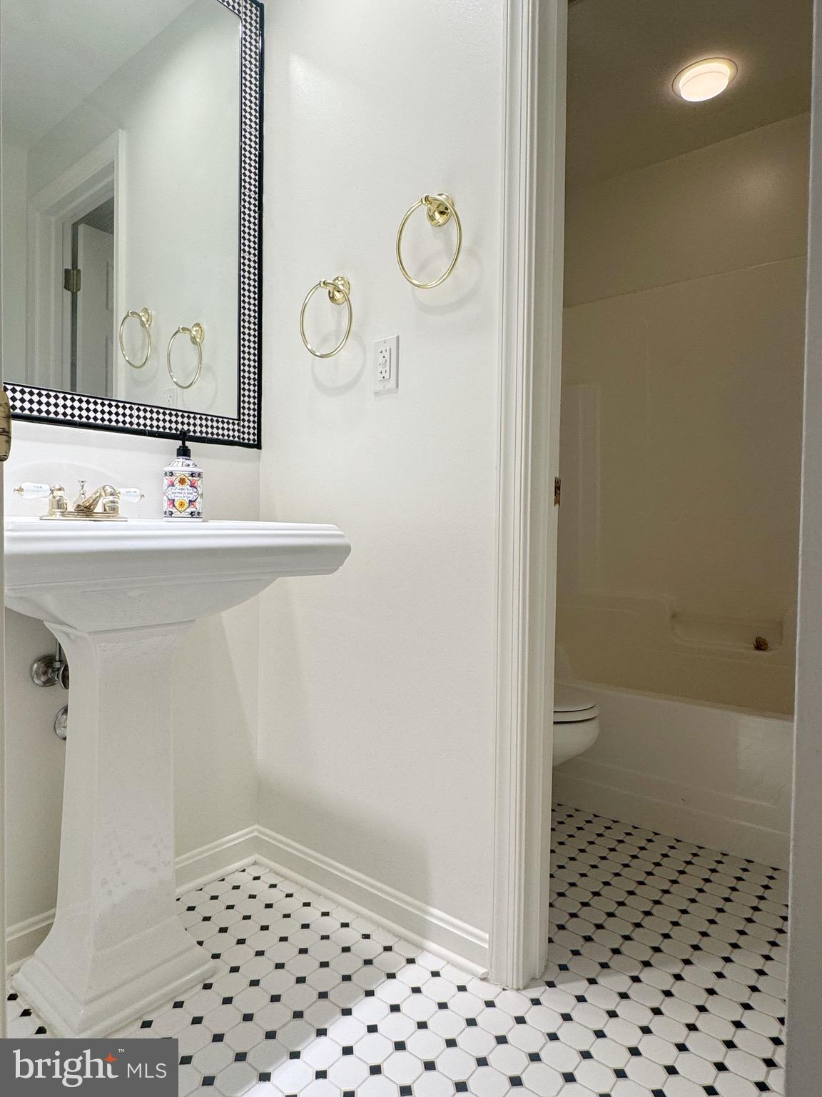 WESTRIDGE - Residential Lease