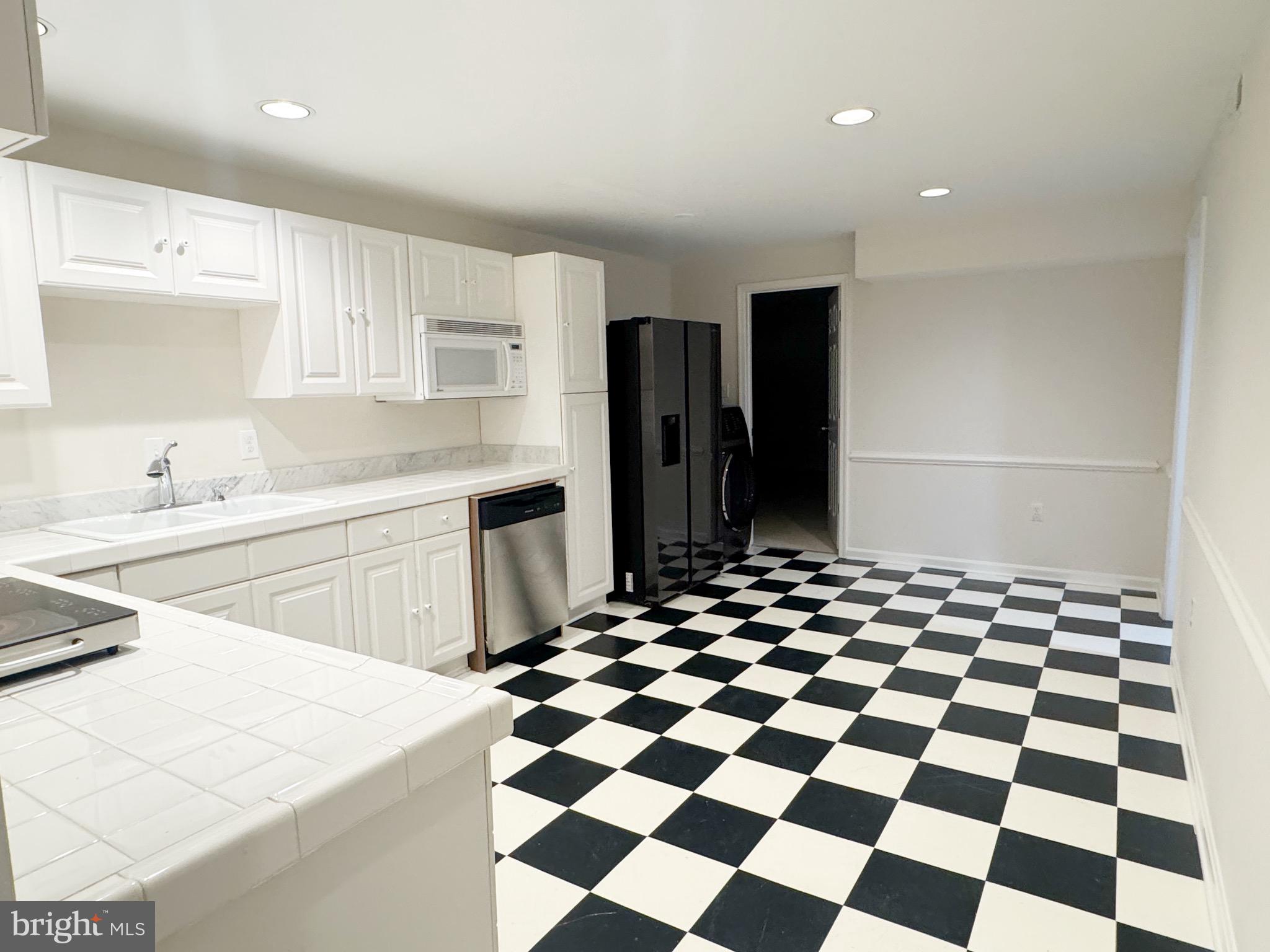 WESTRIDGE - Residential Lease