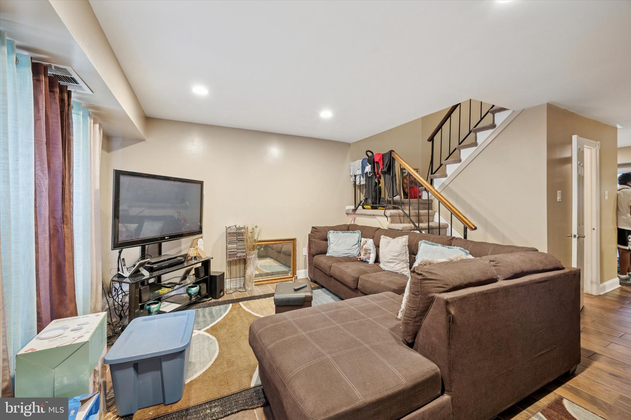 131 CHELSEA CIRCLE B141