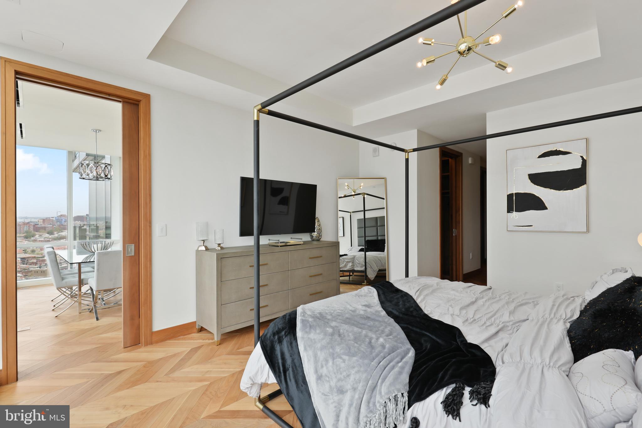 FOUR SEASONS PRIVATE RESIDENCES - Residential Lease