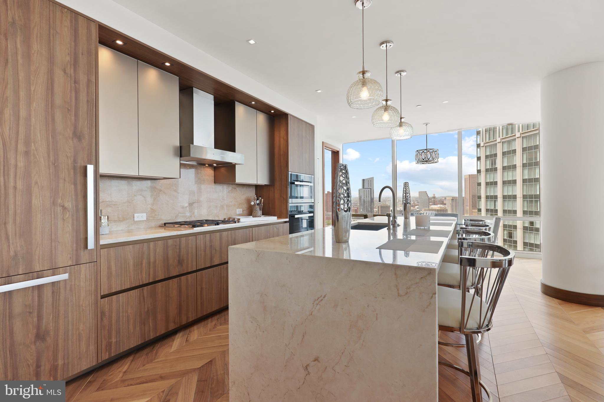 FOUR SEASONS PRIVATE RESIDENCES - Residential Lease
