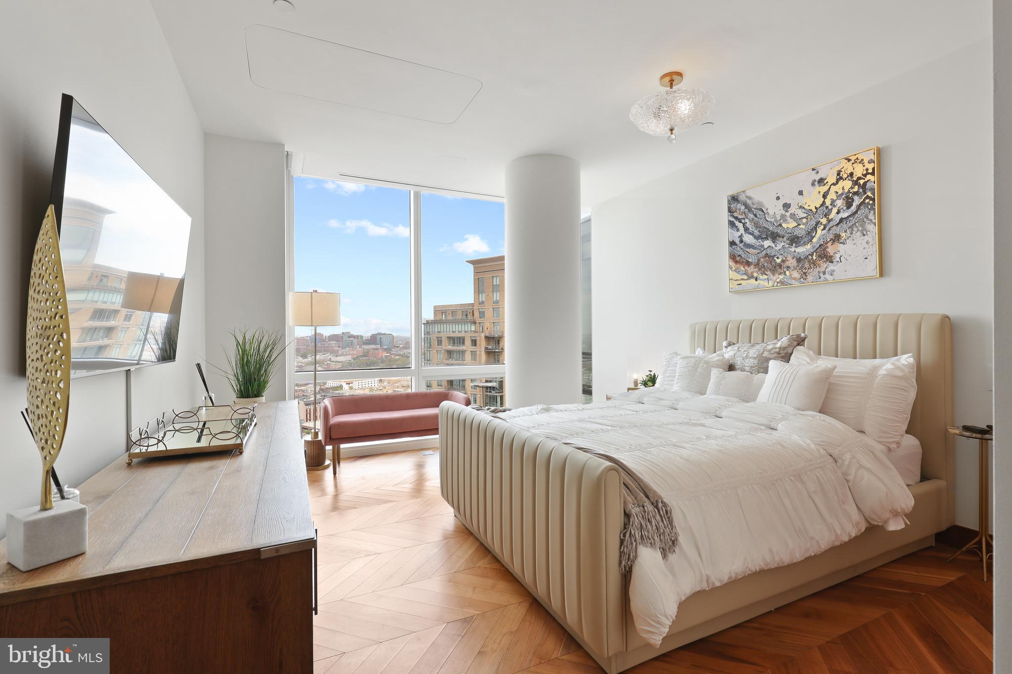 FOUR SEASONS PRIVATE RESIDENCES - Residential Lease