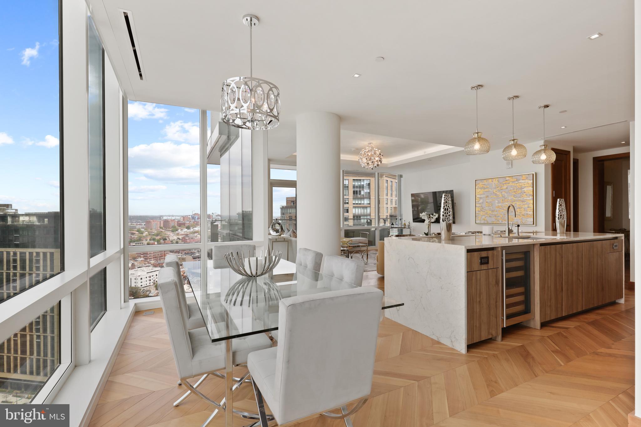 FOUR SEASONS PRIVATE RESIDENCES - Residential Lease