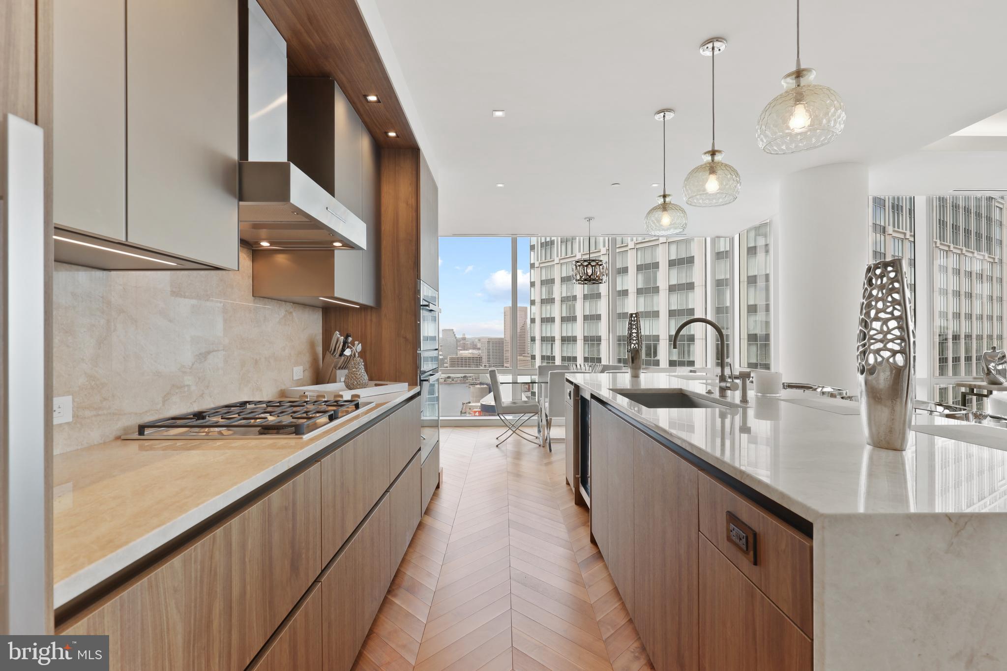 FOUR SEASONS PRIVATE RESIDENCES - Residential Lease