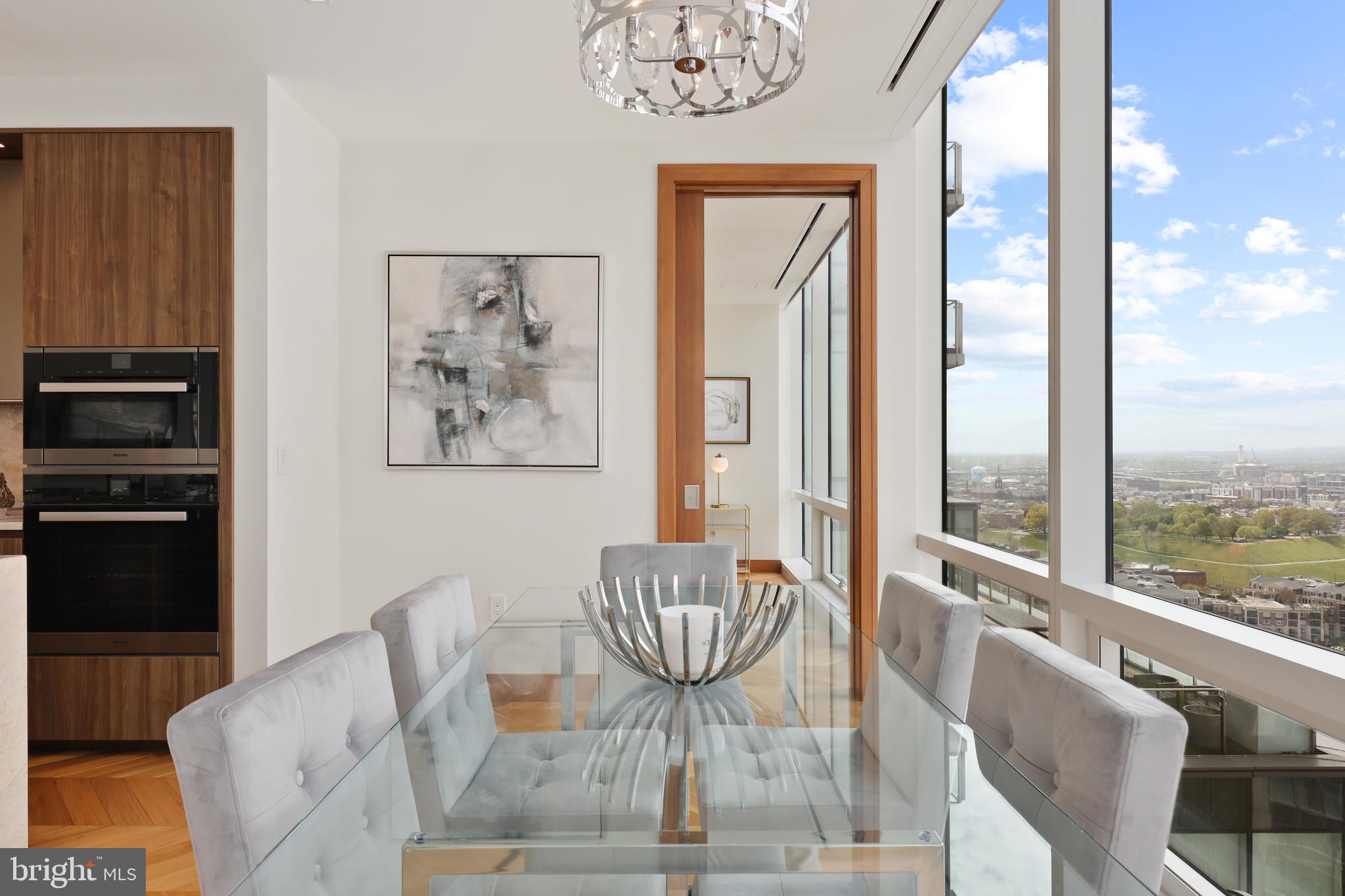 FOUR SEASONS PRIVATE RESIDENCES - Residential Lease