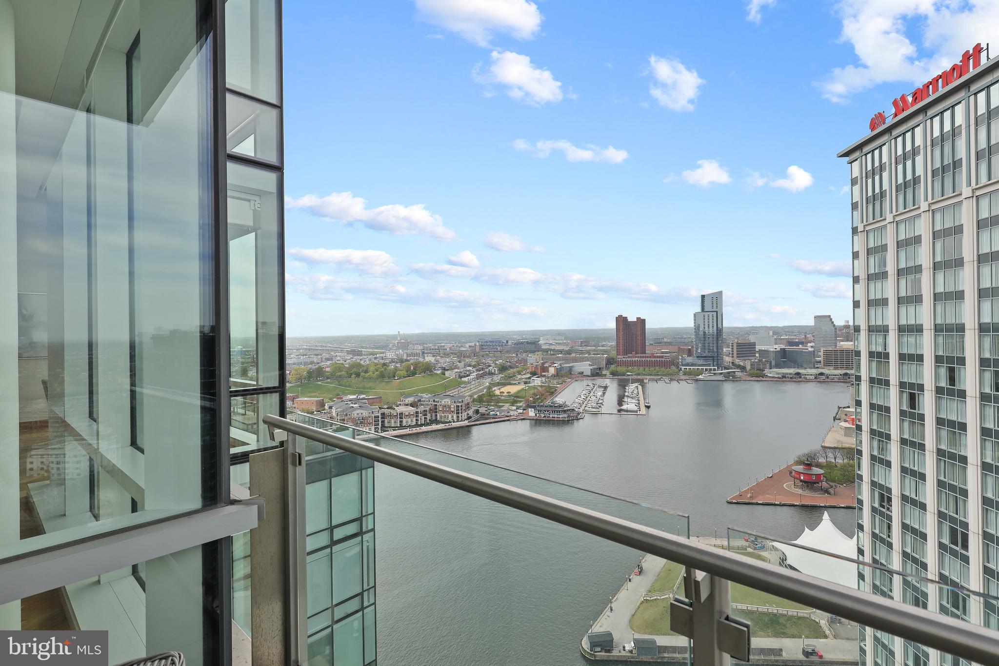 FOUR SEASONS PRIVATE RESIDENCES - Residential Lease