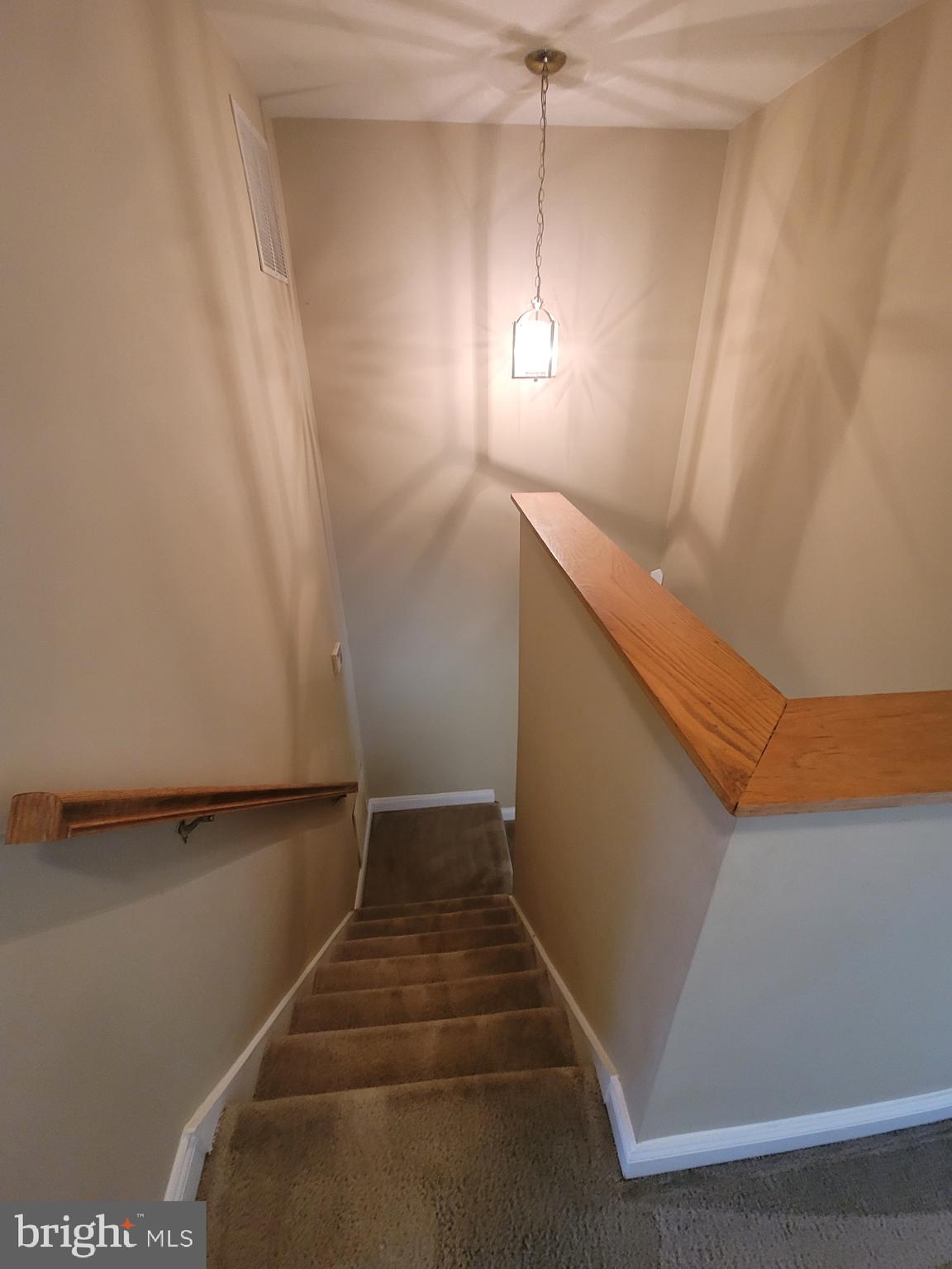 LAKEWOOD ESTATES - Residential Lease