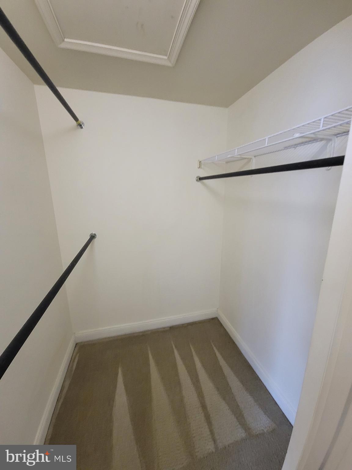 LAKEWOOD ESTATES - Residential Lease